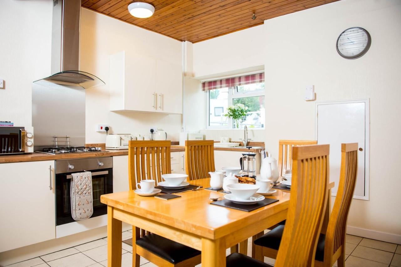 סנט קלירס Awel Taf- Central Cottage Ideal For Families, With Parking מראה חיצוני תמונה